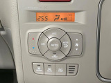 【オートエアコン】一度お好みの温度に設定すれば、車内の温度を検知し風量や温度を自動で調整。暑い&hellip;寒い&hellip;と何度もスイッチ操作をする必要はありません。快適な車内空間には必須の機能ですね♪