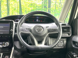 【純正革巻きステアリング】上質な革を使用することで、手にしっかり馴染みとても運転しやすいハンドルです♪