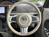 インテリアに合わせたデザインのステアリングは、運転される方のことも考え、運転しやすい形状、大きさです。是非一度、実際に触ってお確かめください。