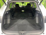 【パワーバックドア】スマートキーや運転席のボタンを押すだけでリアゲートが自動で開閉します!荷物を持っている時や、高い位置にあるバックドアを閉める際に便利な機能です♪