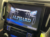 【BIG-X11インチナビ】人気の大画面BIG-Xナビを装備。専用設計で車内の雰囲気にマッチ!ナビ利用時のマップ表示は見やすく、テレビやDVDは臨場感がアップ!いつものドライブがグッと楽しくなります♪