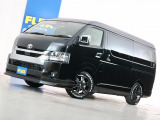 【新車】9型/ガソリン2WD/10人乗り/17インチAW/ベッドキット/脱着式テーブル/床張り施工/後席モニター