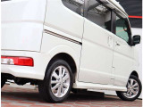 お車のご納車は待ち遠しいもの。1日でも早くご納車が出来るよう、整備拠点と販売店を結ぶ輸送ラインを確立しております。