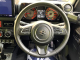 【純正革巻きステアリング】上質な革を使用することで、手にしっかり馴染みとても運転しやすいハンドルです♪
