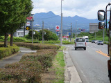 関越道の月夜野インターを降りてから国道17号線を前橋方面へ走行して初めての信号「政所河原」を過ぎます。その先の「S」の看板が当店です。
