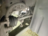 お車を安心してお乗りいただく為には、足回りの定期点検が欠かせません。サービスサポート(有償保証)では無料点検もご提供しており、安心のカーライフをお過ごしいただけるサポート体制が整っています。