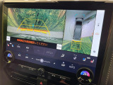 【パノラミックビューモニター】専用のカメラにより、上から見下ろしたような視点で360度クルマの周囲を確認することができます☆死角部分も確認しやすく、狭い場所での切り返しや駐車もスムーズに行えます。