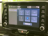 スマートフォン連携機能や多彩な入力端子で、お好みの音楽や映像を快適に楽しめます。ドライブのお供に最適です。