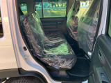 後部座席も十分な広さがあります!シートを倒せば荷物もさらに沢山積めますね♪