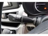 パーキングセンサー付で、車庫入れも駐車もラクラクです。