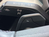 地図情報や車両情報などをステアリングのスイッチから操作して表示できます。