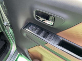 運転席側のドア部。パワーウィンドーのスイッチになります。