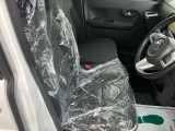 ベンチシートで座面広々