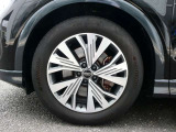 【アルミホイール】アルミホイール 5ダブルスポークエアロデザイングラファイトグレー(フロント8J&times;19+235/55 R19タイヤ, リヤ8J&times;19+255/50R19タイヤ)(左前)