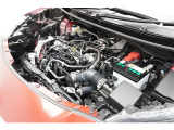 エンジンルームの樹脂部分は丁寧に磨いてツヤをだしています。当社の中古車のエンジンルームクリーニングはとても自信があります★