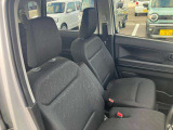 運転席もゆったり座ることができますよ☆
