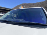 エクステリアに付きましても中古車輌ですから使用感が見られますが、修復歴やその他に目立つ様な傷や凹みなどはなく大変綺麗な状態です。