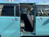 運転席側後部座席のドアです
