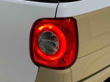 丸目で愛嬌のあるデザインのLEDリヤコンビネーションランプ(LEDストップランプ)が省電力・長寿命化を実現。