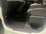 フロアマットも綺麗にクリーニングして納車しております!