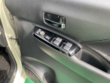 運転席側のドア部。パワーウィンドーのスイッチになります。