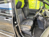 運転席シート廻りは使用感も少なく、良好な状態となっています。前オーナー様が丁寧に使っていたことがよくわかりますね。