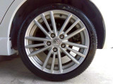 195/45R17ノーマルタイヤ装着車♪各種アルミホイールや、スタッドレスタイヤも取扱いしております。是非ご相談ください♪