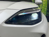 【LEDヘッドライト】悪天候や夜間走行時も良好な視界を確保し安心して運転できる高輝度LEDヘッドライトを装備!点灯速度が早く、消費電力も抑えられています。