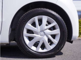 【ホイールキャップ】車に良く似合う純正ホイールキャップが装備されています。ノーマルタイヤ、スタッドレスタイヤもホンダカーズ総社にお任せください。