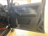 全ての車両に除菌・消臭システム「ワンダークリーン」を施行済みです。シートの表面はもちろん、後ろの席や足元も徹底的に除菌しております。