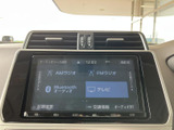 多彩な機能が搭載されたオーディオ画面で、ラジオから動画コンテンツまで、様々な情報にアクセス可能です。安全運転をサポートしながら、快適なドライブを演出します。