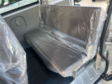 後部座席も十分な広さがあります!シートを倒せば荷物もさらに沢山積めますね♪