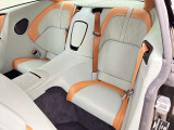 2 + 2 Seating Arrangement
