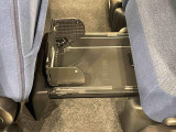 中敷きを立ち上げれば、倒れやすい荷物も安定して積める置きラクボックスが標準装備