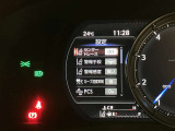 視認性よく綺麗な発色のメーターです。レクサスでは、コクピットに座っている様なイメージでドライバーの心を高揚させます。