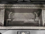 ラゲージの底には、大容量の収納ができる深底ラゲージアンダーボックス後席にお乗りの方が眩しくないように日差しを軽減する格納式リヤドアサンシェードが付いてます