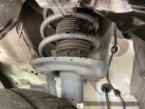 お車を安心してお乗りいただく為には、足回りの定期点検が欠かせません。サービスサポート(有償保証)では無料点検もご提供しており、安心のカーライフをお過ごしいただけるサポート体制が整っています。