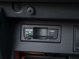 認定中古車保証1年間距離無制限の保証とロードアシスタンスサービスが全車に付帯されています。また、1年間または2年間の延長保証(有償)もご利用いただけます。