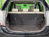 積み下ろしのしやすいデッキにはたっぷりと荷物を積み込んでいただけます。遊びから仕事まで、様々なシーンで頼れます♪