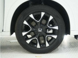 ◆純正アルミホイール装着車です!これで足元まわりもおしゃれにきまります!