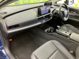 上質な素材と丁寧な仕上げが施されたドアトリム。触れた時の感触が良く、車内空間をより快適なものにしています。細部にまでこだわった作り。