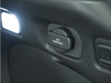 ◆後席用12V電源ソケット◆12V電源ソケットは後席用にも装備されています。長時間のドライブも安心です。