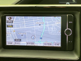 鮮明な地図表示で、安全運転をサポート。スムーズなナビゲーションで、初めての場所でも安心して目的地に到着できます。