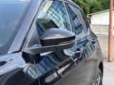 内外装のリフレッシュ:&rdquo;Das WeltAuto&rdquo;独自の項目チェックリストに基づき、入念に車両チェックとクリーニングを実施。美しく高品質な車をご提供します。