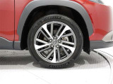 タイヤサイズは(225/50R18)で純正アルミホイールです。