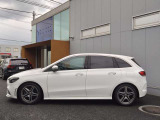 常時90台在庫の輸入車専門大型展示場。展示場に無いお車も全国より、お探しします。