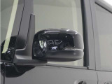 ◆ドアミラーウインカー◆ドアミラーにウインカーを装備しています。対向車に自身の進行方向を合図し安全に運転できます。
