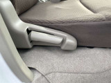 毎日過ごす運転席は要チェック。シートのへたり・擦れ、視界のイメージまで伝わる重要ポイント。