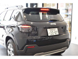 『ジープ東名横浜』へのアクセス。東名高速道路『横浜町田IC』から車で3分。『南町田グランベリーパーク駅』から徒歩11分。見学や試乗、購入相談等、様々なサービスを通して「ジープのある生活」を体感いただけます