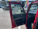 お車の状態は内外装共にとても綺麗な状態を保っておりますので私共でも自信を持ってお薦め出来る1台です!!
